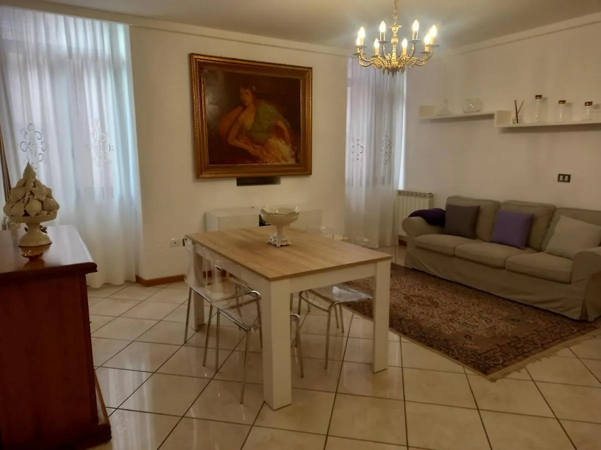 Apartment Maison Santa Giustina Salo Italy